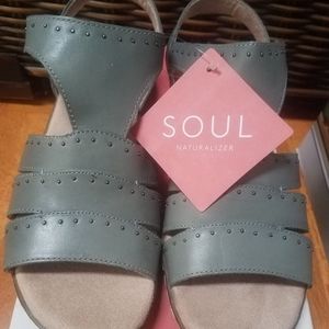 Soul Naturalizer Beacon Women's size 9 Sandals